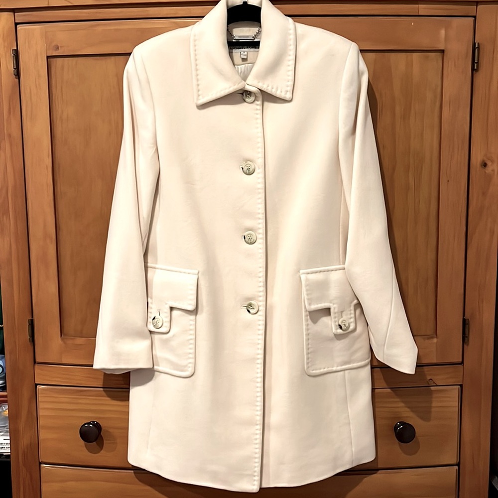 Michael Kors Women’s Cream Coat Sz 10